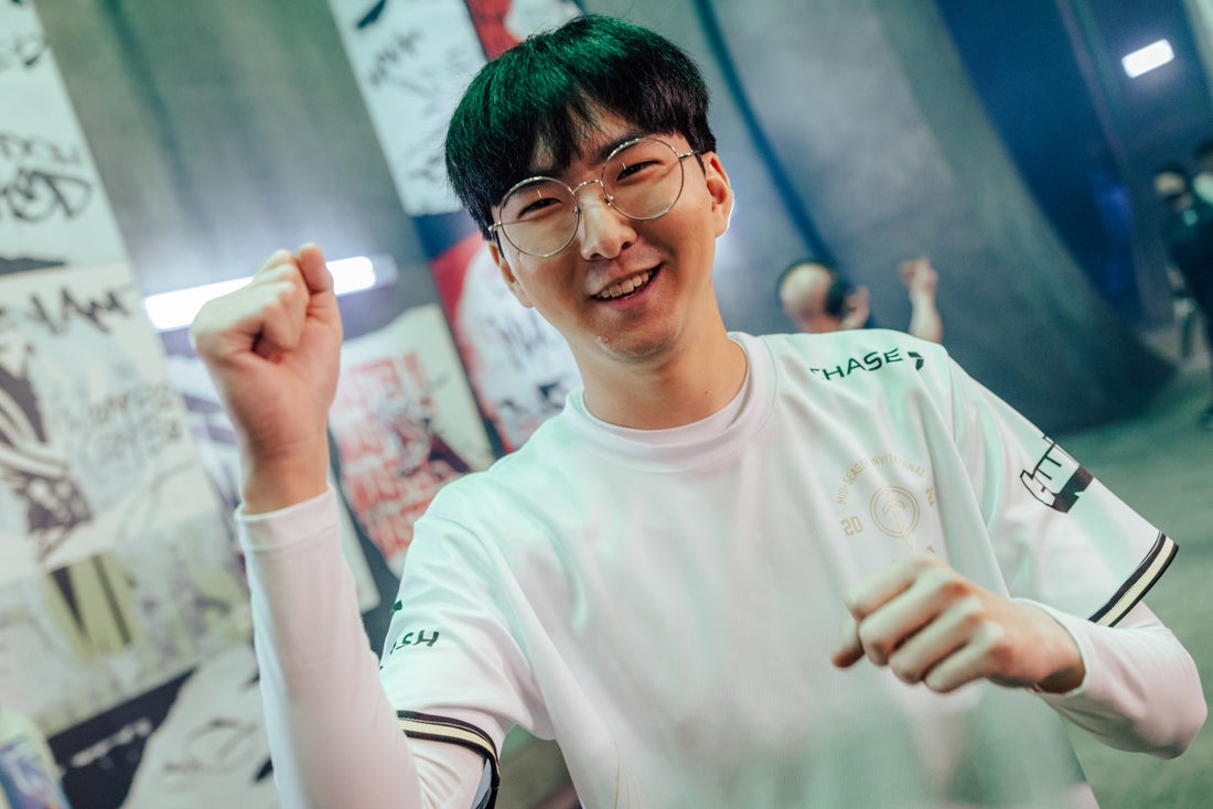 雾城的脚步 雾城的脚步